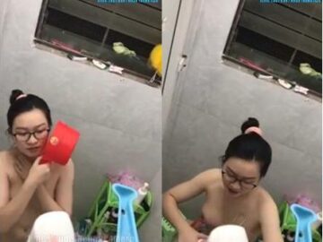 Quay lén em gái xinh ngọt nước tắm cực múp